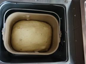 这时候面包机自动进入发酵程序