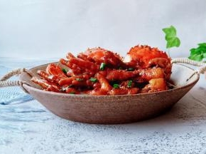 一端上桌就吸引我家的小吃货，吃的那叫一个香。