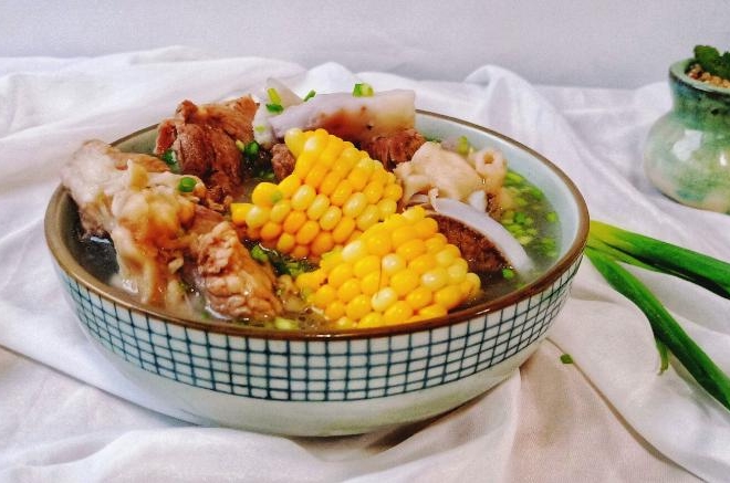 筒骨玉米毛芋汤