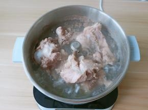 水开焯水2分钟左右。