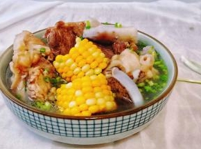 起锅装碗加点葱花。