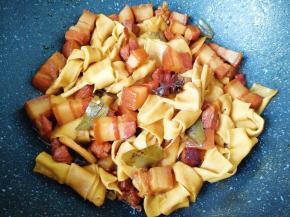 大火收一下汤汁关火。