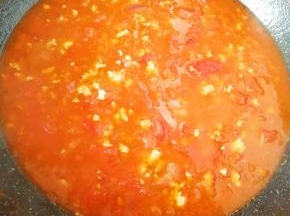 烧至酱汁浓稠关火。
