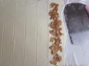 每一份都抹上馅料