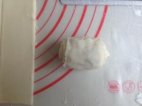 两边用手掌收口捏紧