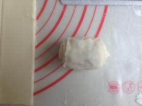 两边用手掌收口捏紧