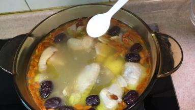 放入适量盐调味即可。