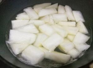 煮十分钟捞出。