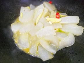 加入冬瓜。