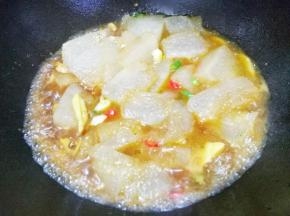 煮2分钟，无敌好吃的冬瓜就做好啦。