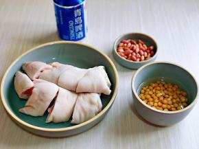 准备食材，黄豆提前泡上，至少6小时。