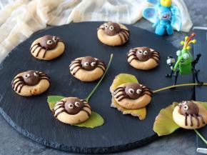 孩子说看着像一群蜘蛛在开会，有点儿意思