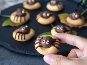 一个个呆萌可爱的蜘蛛饼干