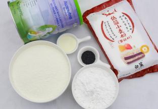 准备好所有食材。