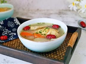 降温的霜降节气里更加不能少了养生汤。