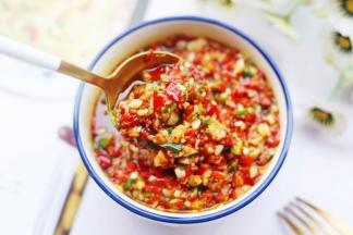 放凉存到玻璃罐置于冰箱保存。可以放一年。