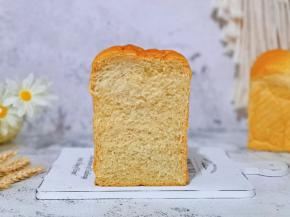 切开一个，组织不错呦～松软又拉丝。