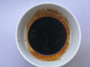 一勺蚝油，加半碗水调匀。