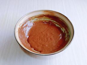 这样蛋黄糊就做好了，放旁边备用。