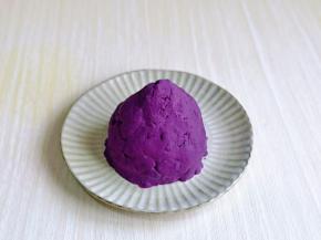 再封口，做出貌似山的形状，也可以根据个人喜欢来做。