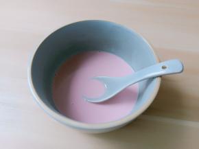 用勺子搅拌均匀。