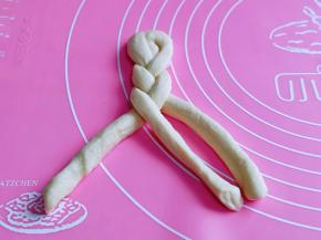 再编成辫子就可以啦！