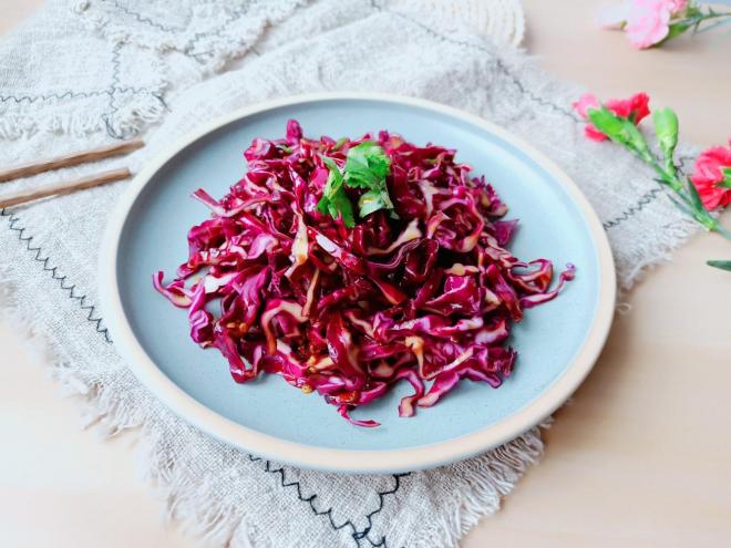 凉拌紫甘蓝