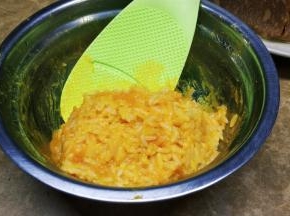 米饭南瓜泥混合均匀