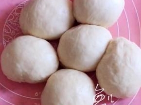 排气后分割成6等份，揉匀