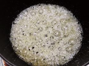 开始冒大泡了转小火