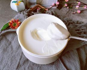 放入冰箱冷藏2个小时  会比之前更粘稠