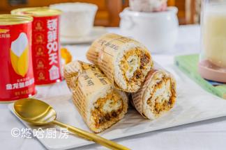 去掉卷帘，切开就可以吃。如果是带饭中午吃的，外面用油纸包起来，这样不是更好看嘛。