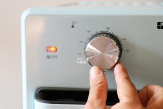 温度选择200度；