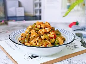 盛出装盘，开胃下饭菜。