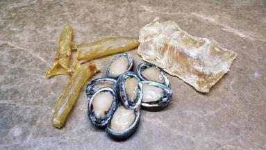 材料处理好，洗干净浸泡好