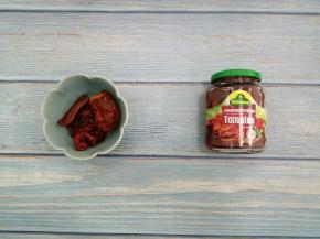 准备100克燕番茄