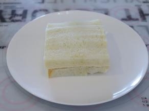 两片合起来，轻压一下。