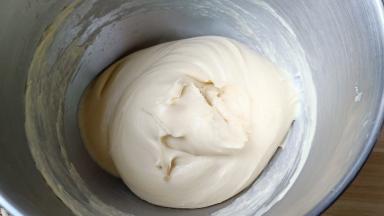 搅拌好的面团。