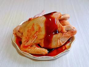 加入蚝油，生抽，根据个人口味加入盐。