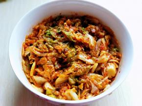 加入香醋，搅拌均匀。放入冰箱10小时以后即可食用。