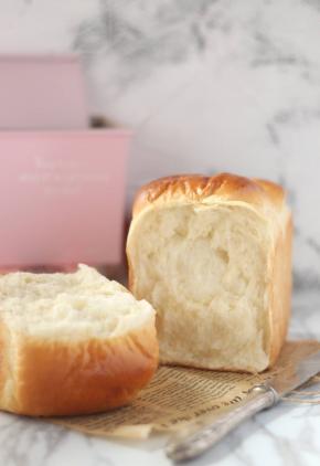 。出炉脱模放凉。