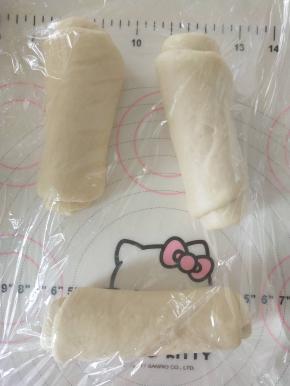 9、从上往下卷起，继续松弛10分钟。