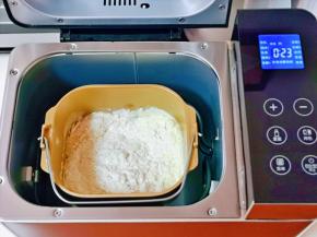 启动机器揉面一个程序。