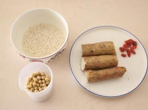 准备食材。