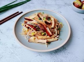 豆芽有劲，豆干香嫩。