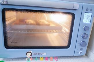 烤箱180度提前预热以后放进烤箱烤15分钟
