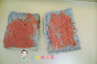 吐司上面抹一层番茄酱