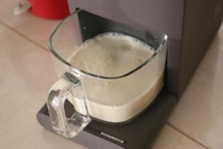 新鲜榨好的豆浆。