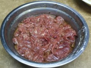 牛肉腌好