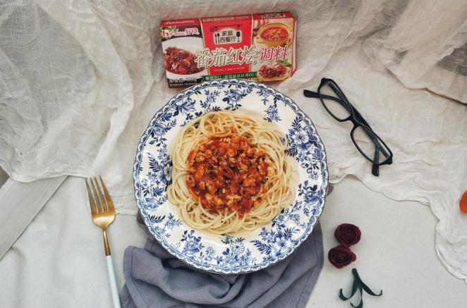 鸡胸肉红烩意面